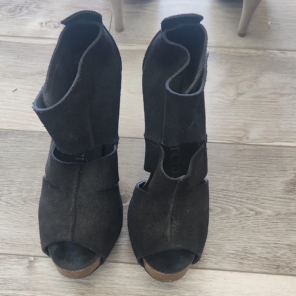 Pedro Garcia Black Heeled Shoes